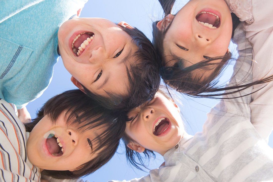 子どもたちの笑顔の写真