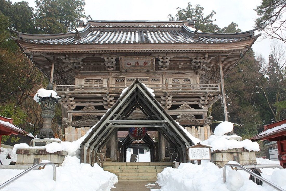 菅谷不動尊雪の門