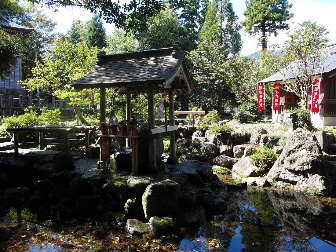 篠座神社の湧き水スポット