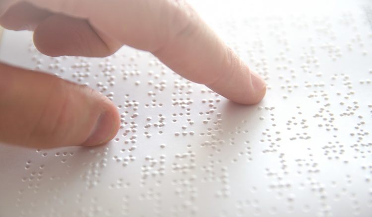 視覚障がい者にとって読む、伝えるサポートとなる点字