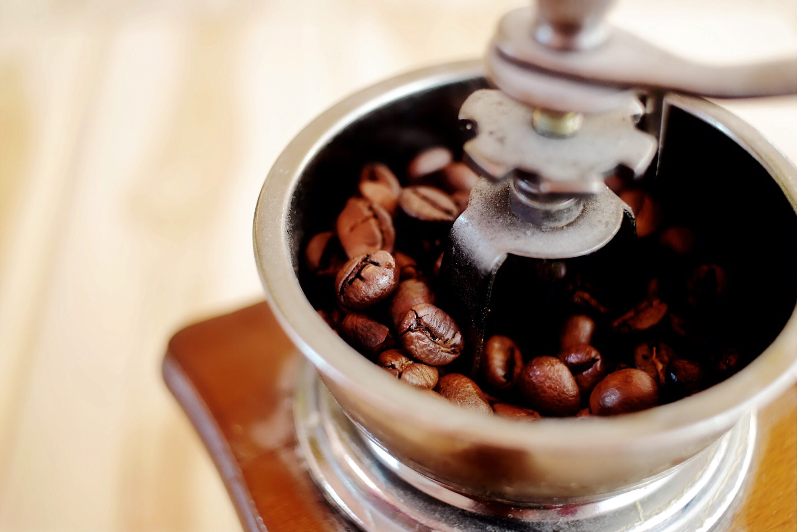 コーヒー豆からコーヒーを煎れる